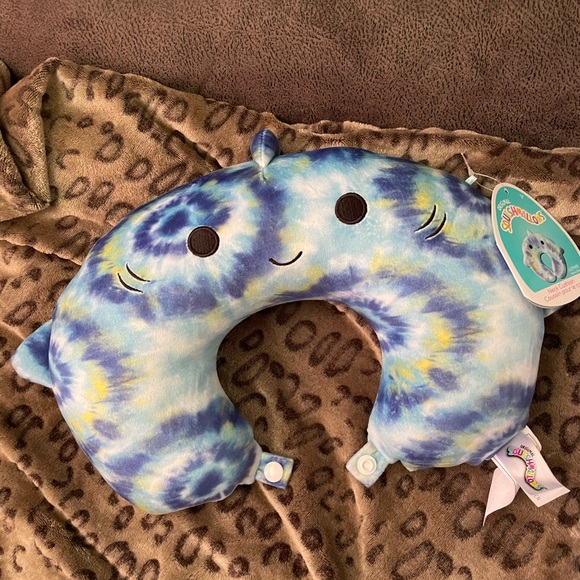 Luther neck pillow - Picture 1 of 1